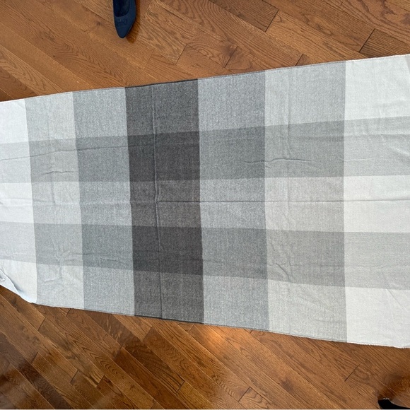 Athleta Light and dark Gray wool and acrylic throw - Picture 1 of 10